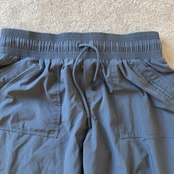 Prana crop pants - Picture 2 of 4
